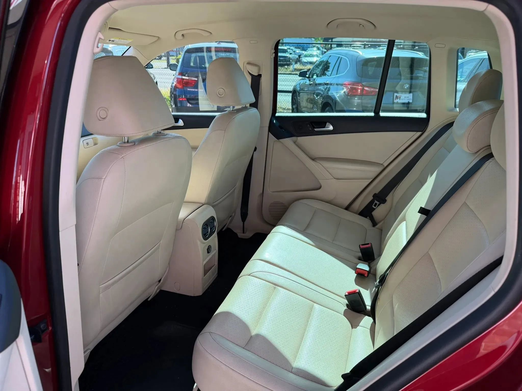Used 2015 Volkswagen Tiguan SE AWD/4WD image 13
