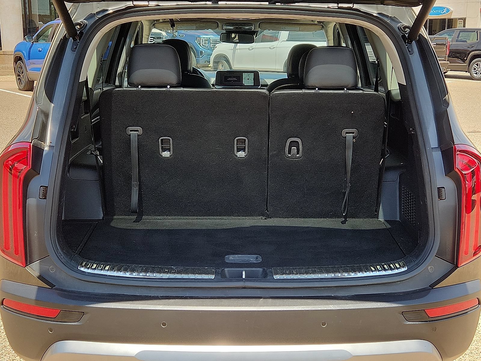 Used 2022 Kia Telluride SX w/ SX Prestige Package AWD/4WD image 9