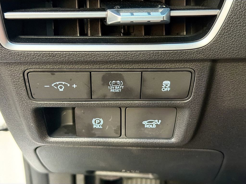Used 2025 Hyundai Sonata Limited image 18