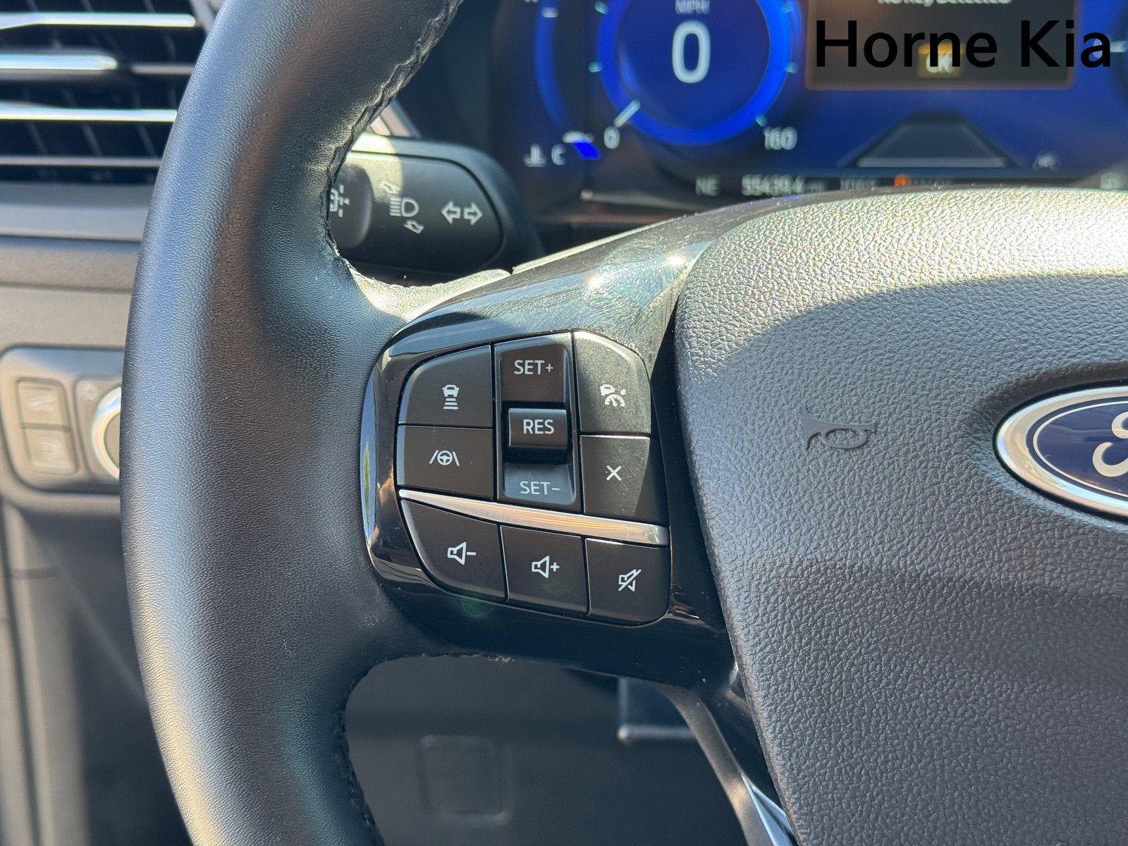 Used 2022 Ford Escape SEL w/ Technology Package FWD image 18