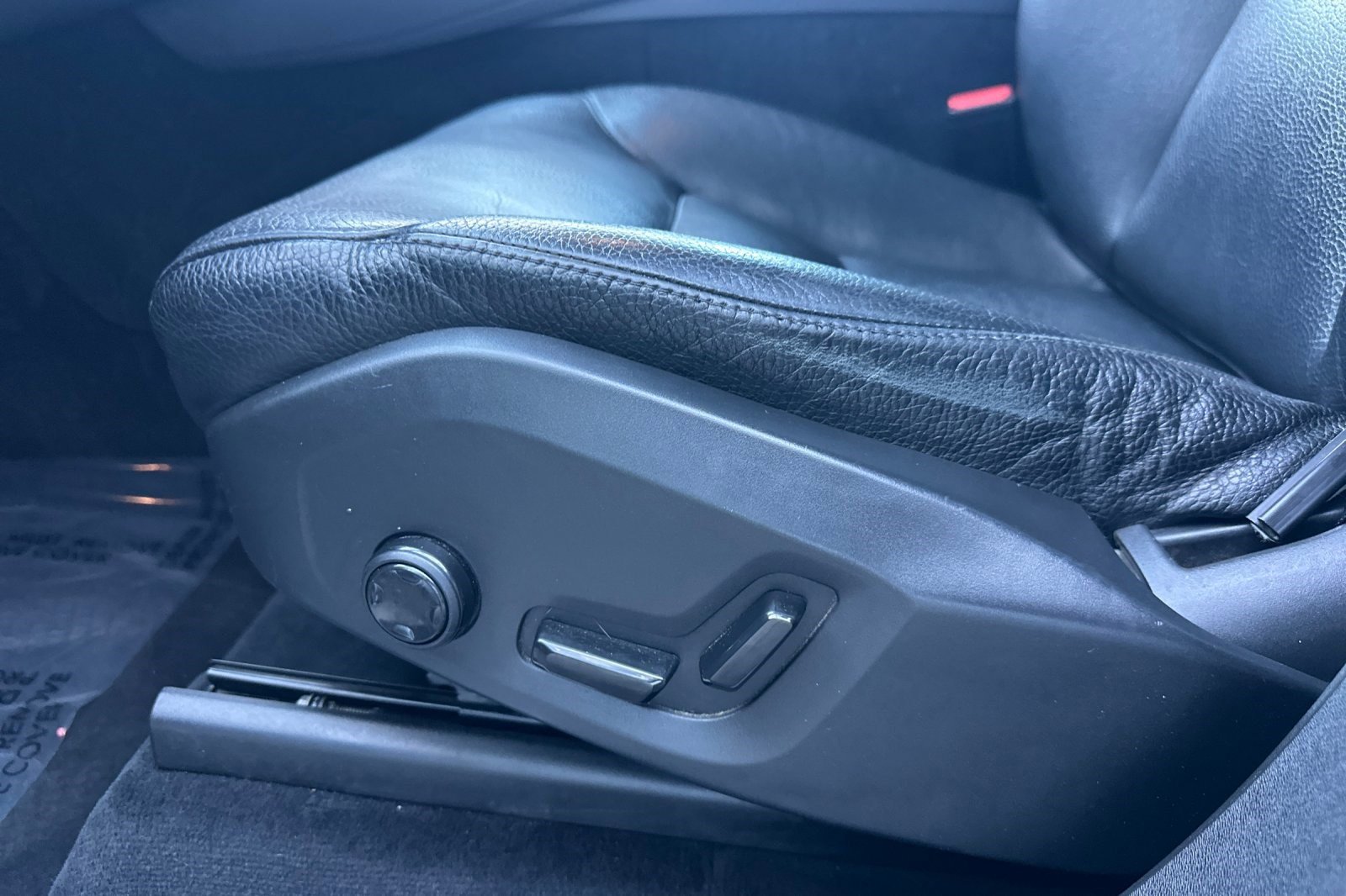 Used 2016 Volvo XC90 T6 Momentum w/ Momentum Plus Package image 14