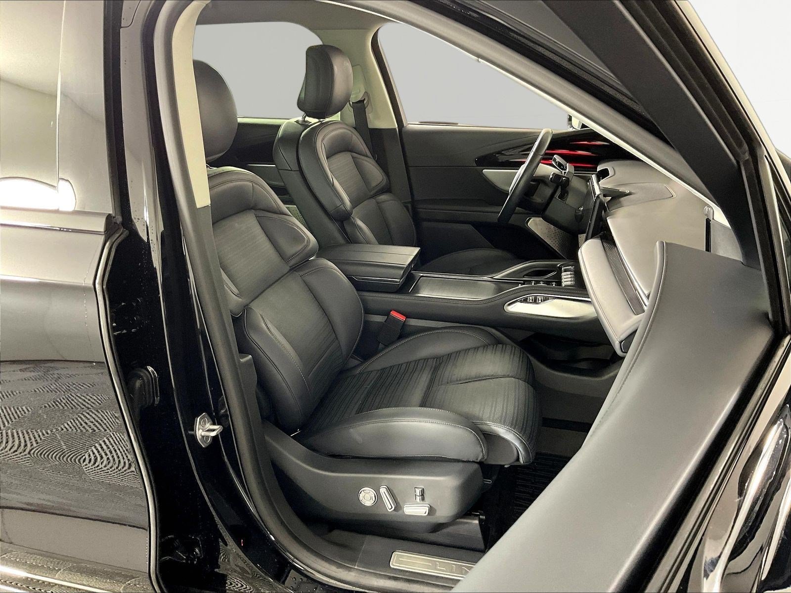 Used 2026 Lincoln Nautilus Reserve AWD/4WD image 29