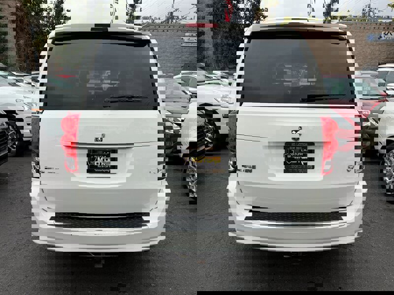 Used 2012 RAM C/V image 6