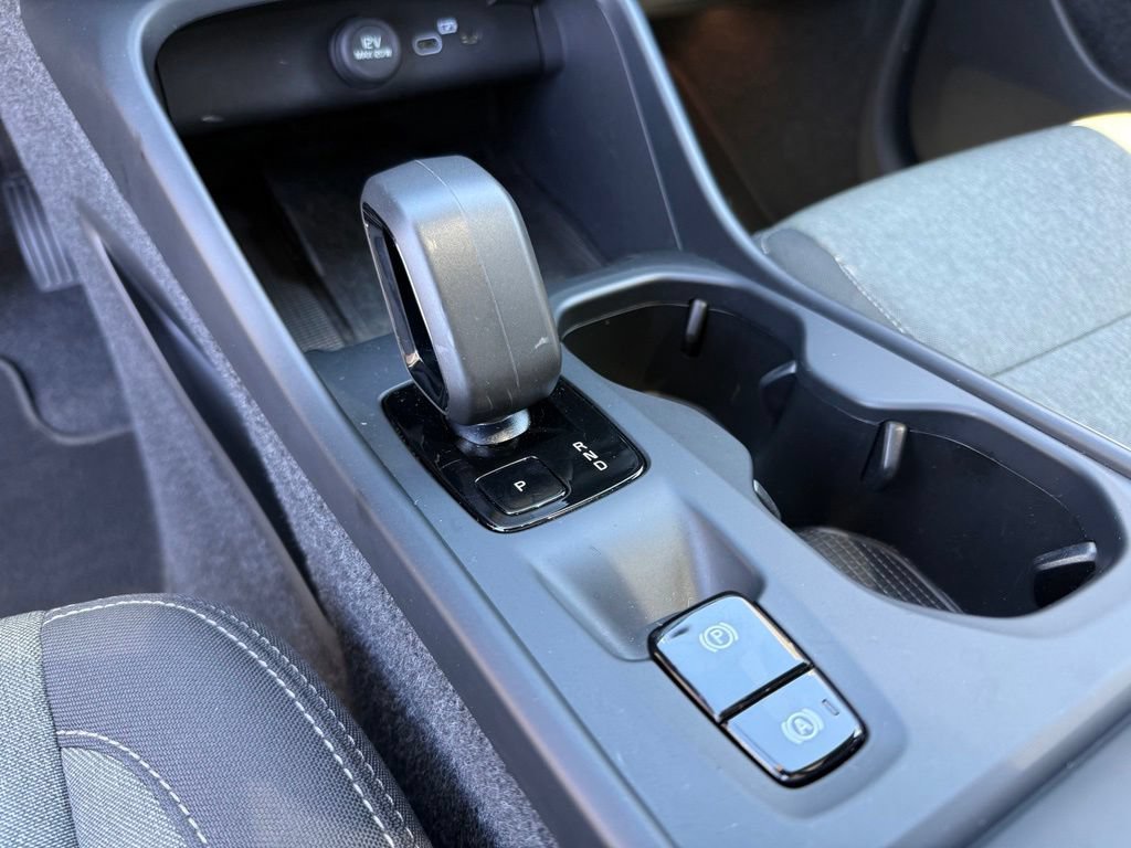 Used 2024 Volvo XC40 B5 Core AWD/4WD image 31