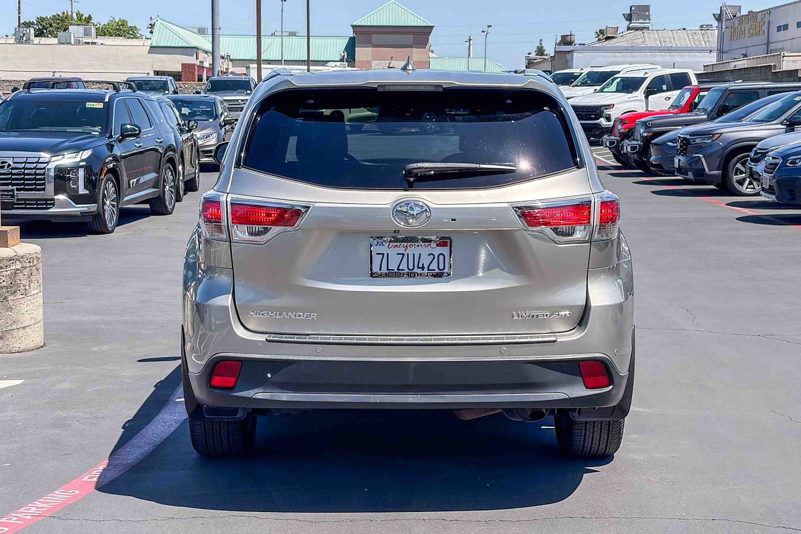 Used 2015 Toyota Highlander Limited Platinum AWD/4WD image 3