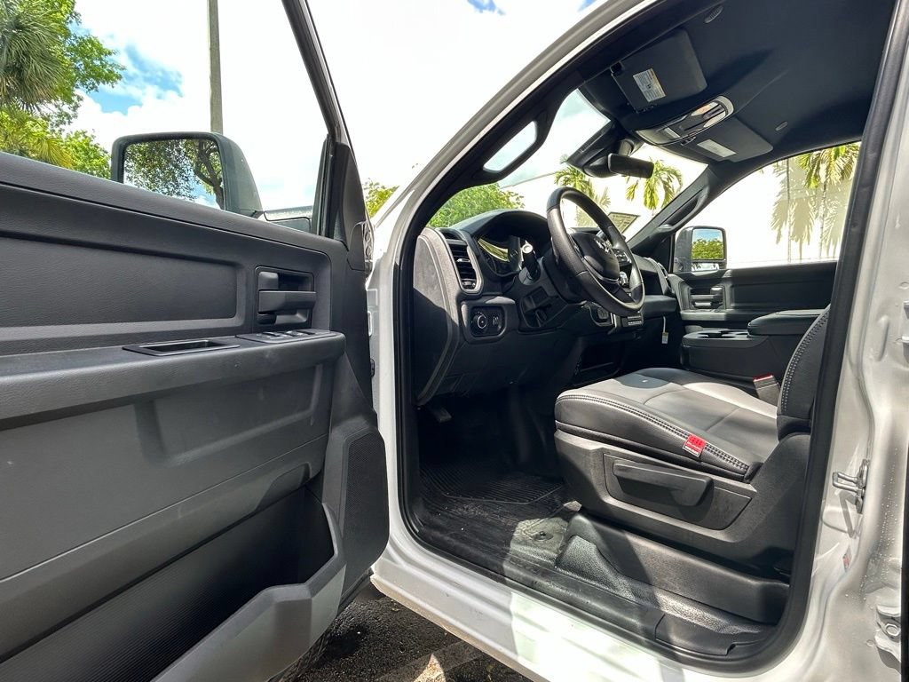 Used 2025 RAM 5500 Tradesman AWD/4WD image 14