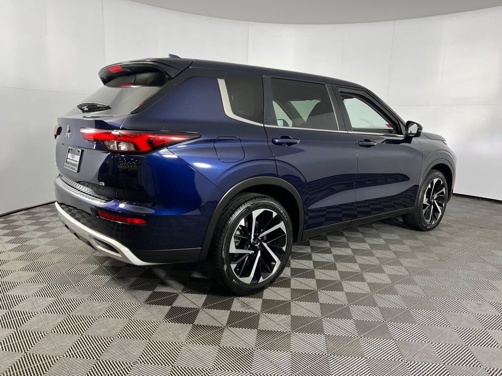 Used 2024 Mitsubishi Outlander SE image 7