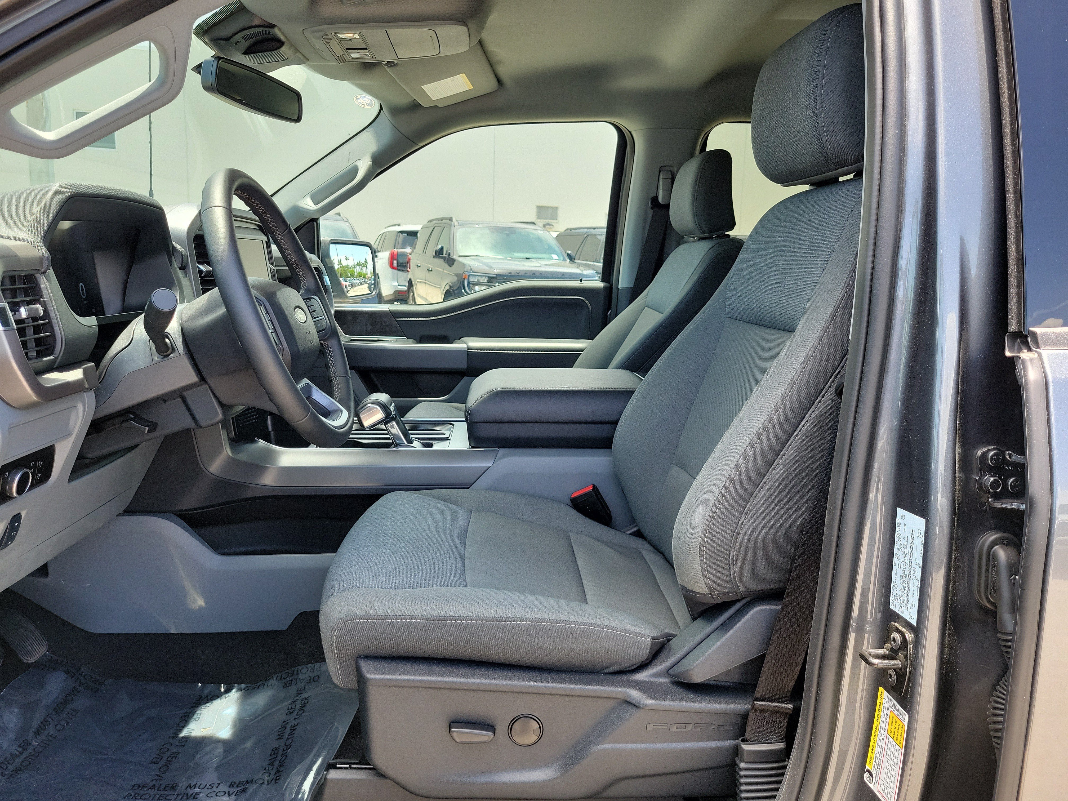 Used 2025 Ford F150 Lightning XLT AWD/4WD image 17