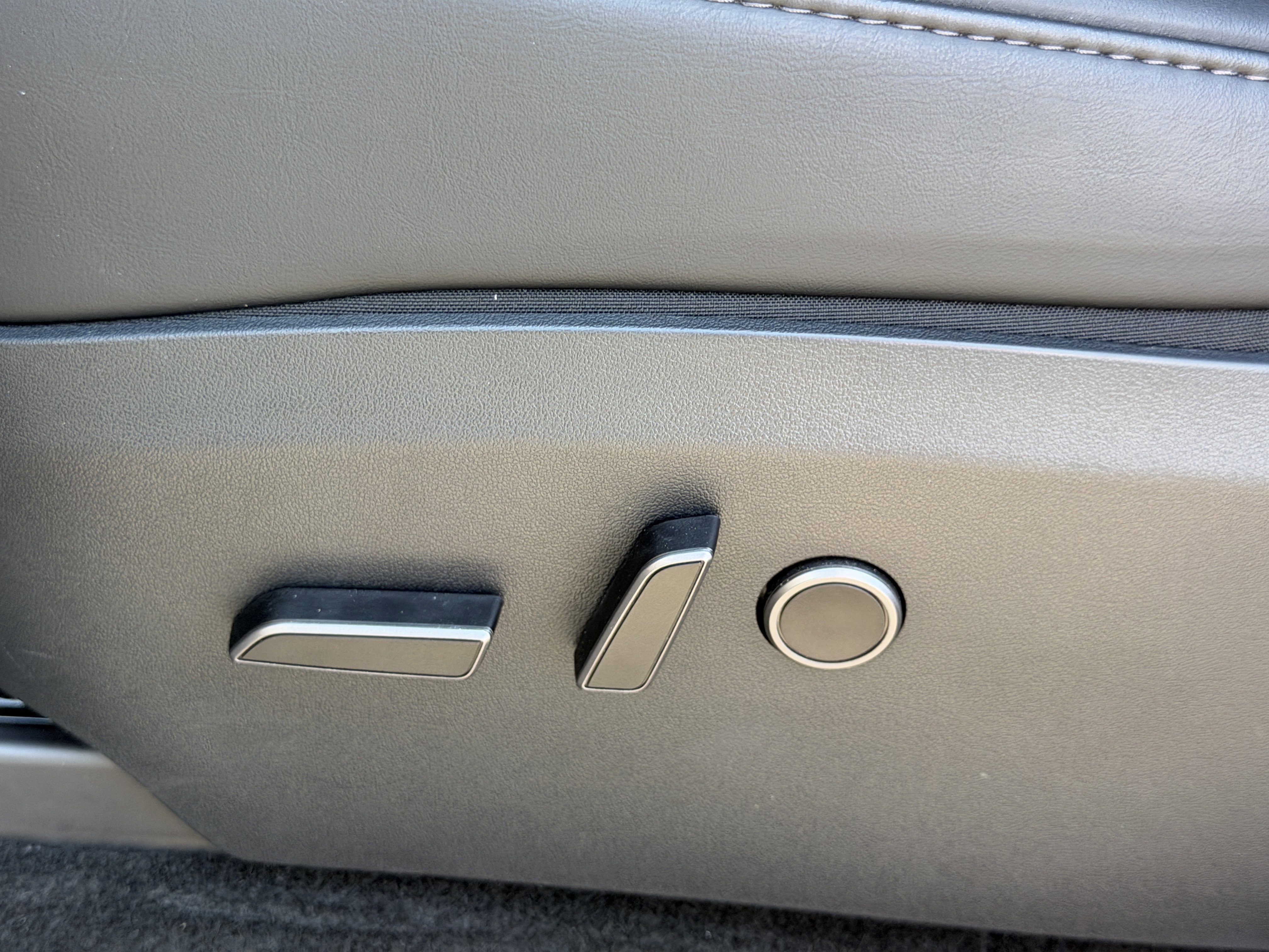 Used 2023 Tesla Model Y Long Range image 20