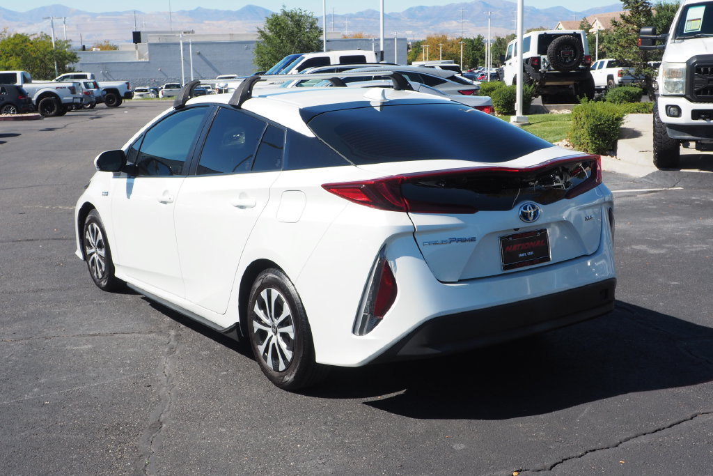 Used 2022 Toyota Prius Prime XLE FWD image 7