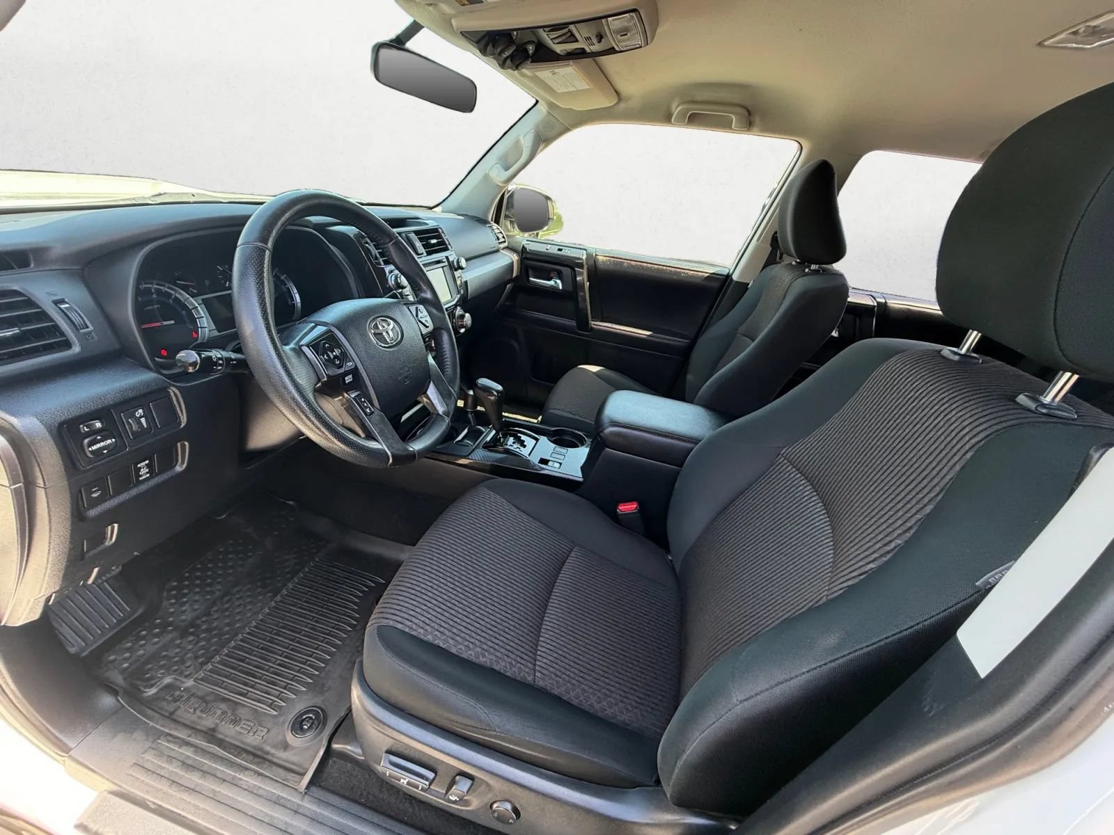 Used 2018 Toyota 4Runner TRD Off-Road AWD/4WD image 11