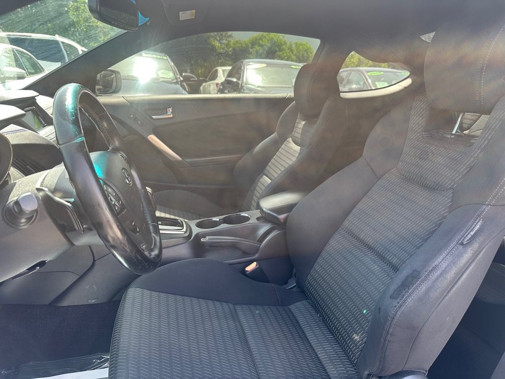 Used 2014 Hyundai Genesis 2.0T RWD image 10