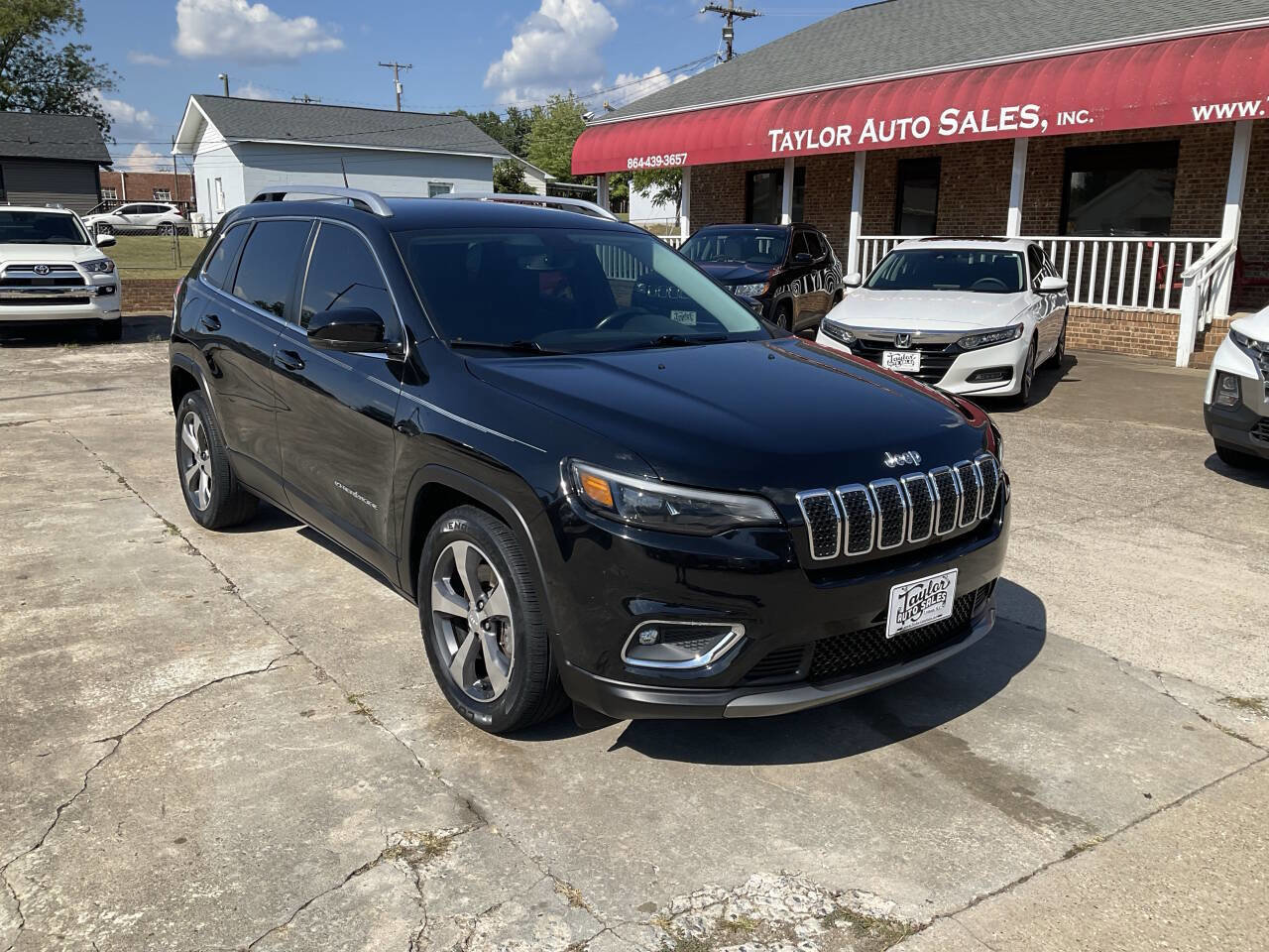Used 2019 Jeep Cherokee Limited image 1