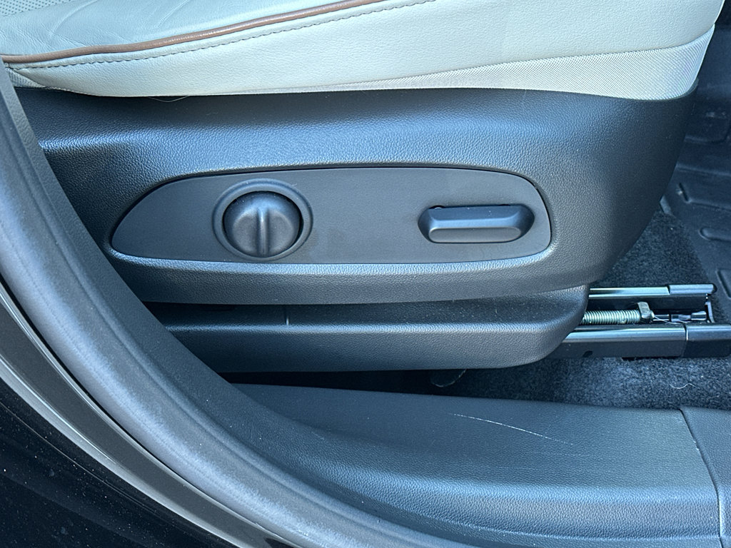 Used 2024 Buick Encore GX Avenir w/ Avenir Technology Package image 32