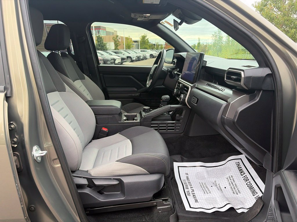Used 2024 Toyota Tacoma TRD Sport AWD/4WD image 13