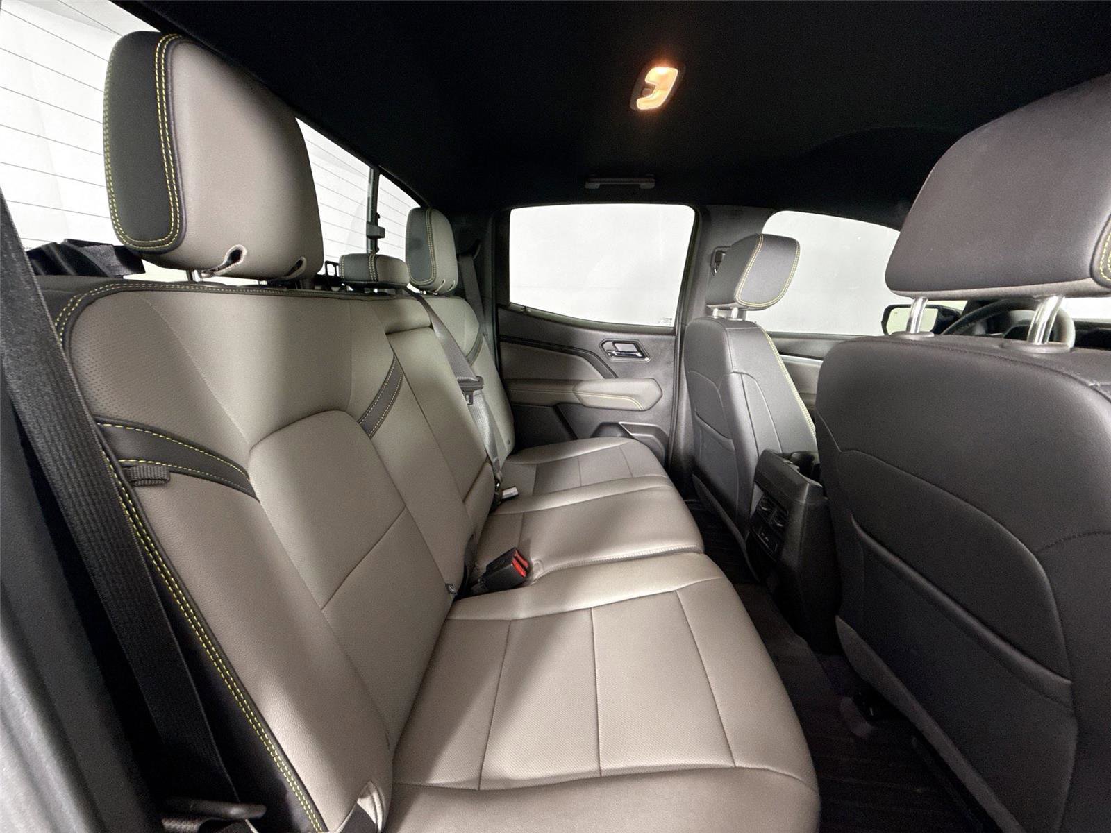 Used 2025 Chevrolet Colorado ZR2 w/ Technology Package image 43