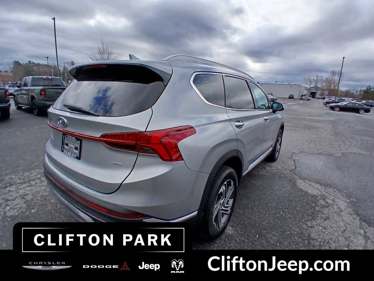 Used 2023 Hyundai Santa Fe SEL w/ Premium Package AWD/4WD image 4