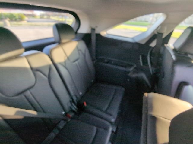 Used 2024 Kia Sorento EX w/ Panoramic Sunroof Package image 5