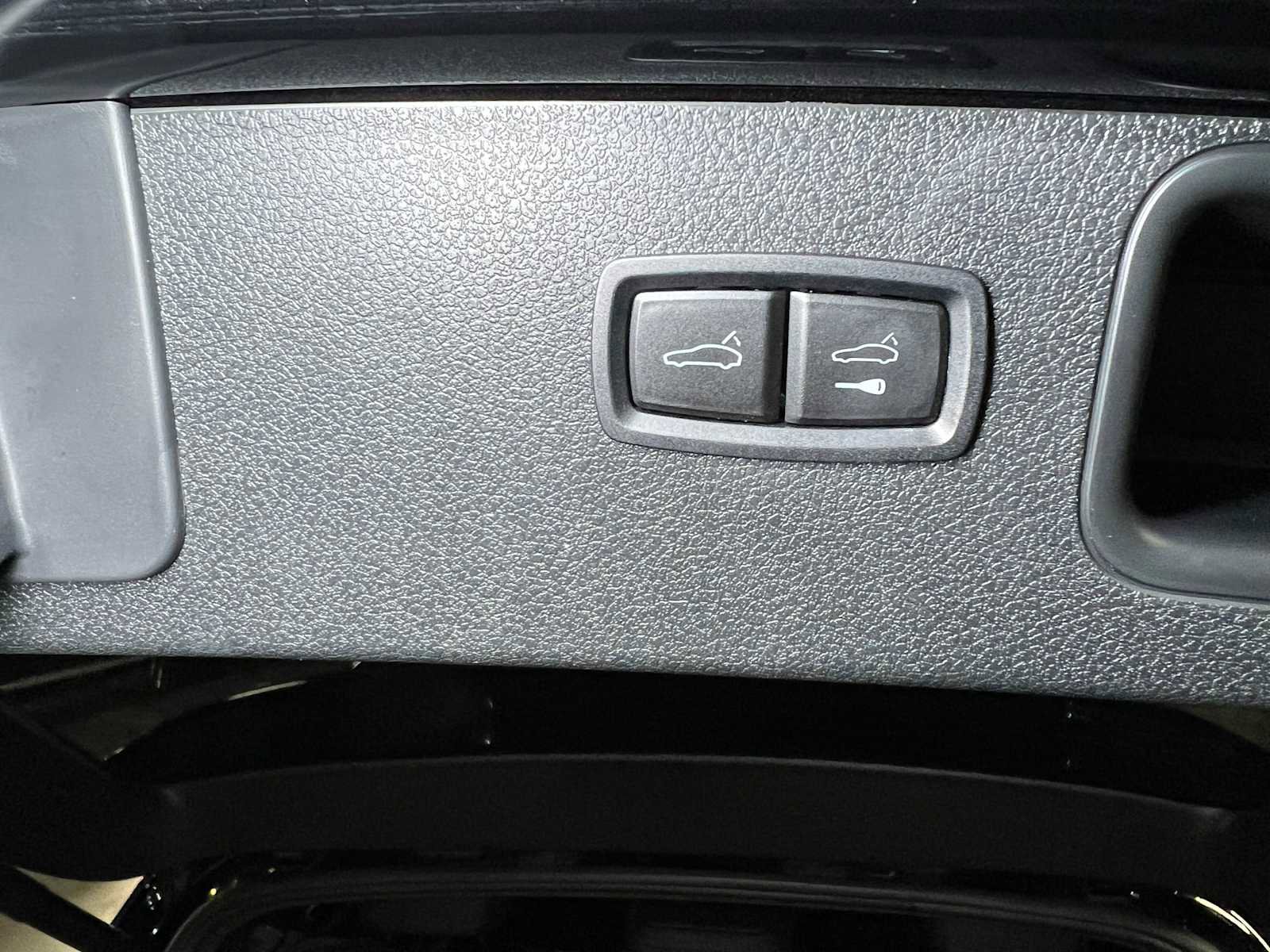 Used 2024 Porsche Macan image 18