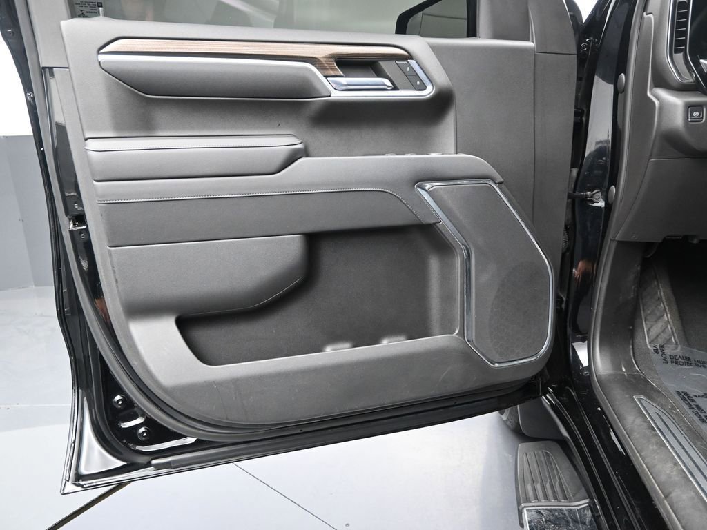 Used 2023 Chevrolet Silverado 1500 LT image 11