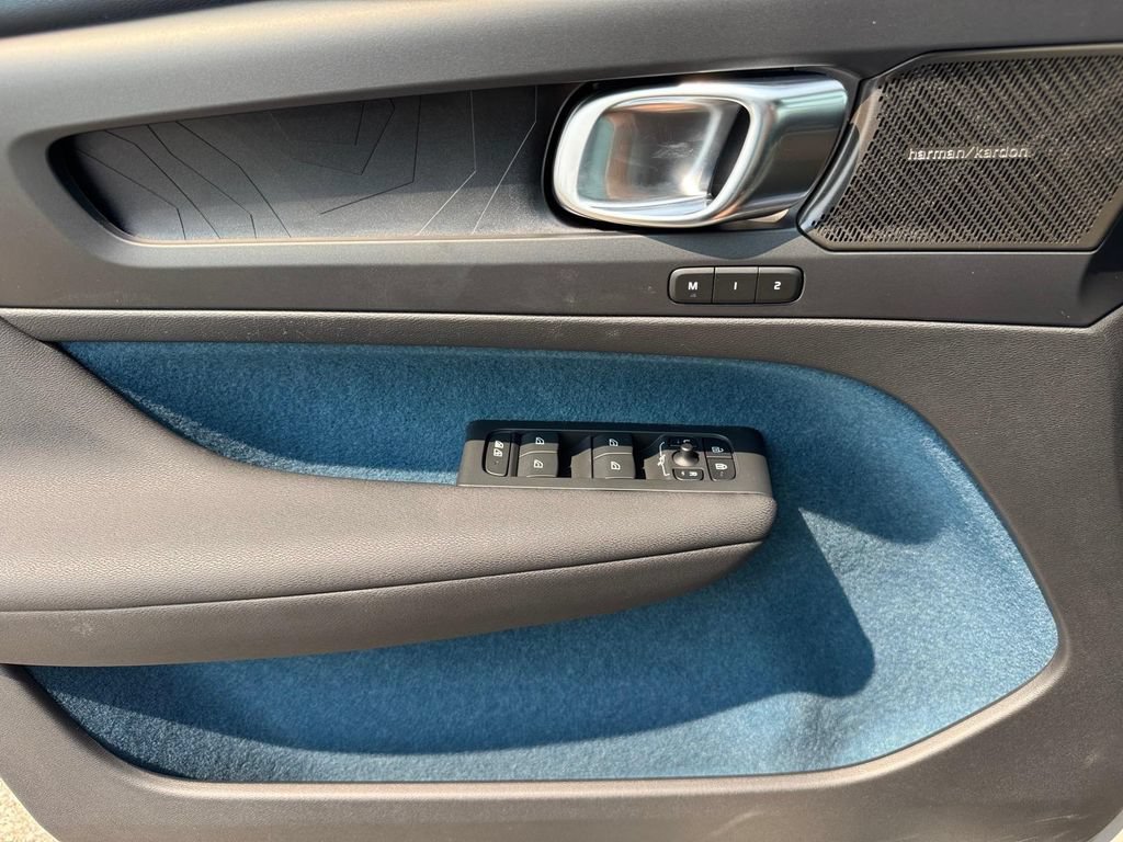 Certified 2023 Volvo XC40 Recharge Ultimate AWD/4WD image 16