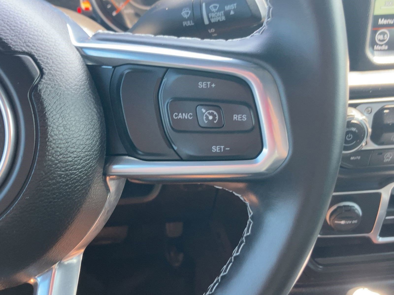 Used 2021 Jeep Gladiator Overland w/ Popular Equipment Package image 23