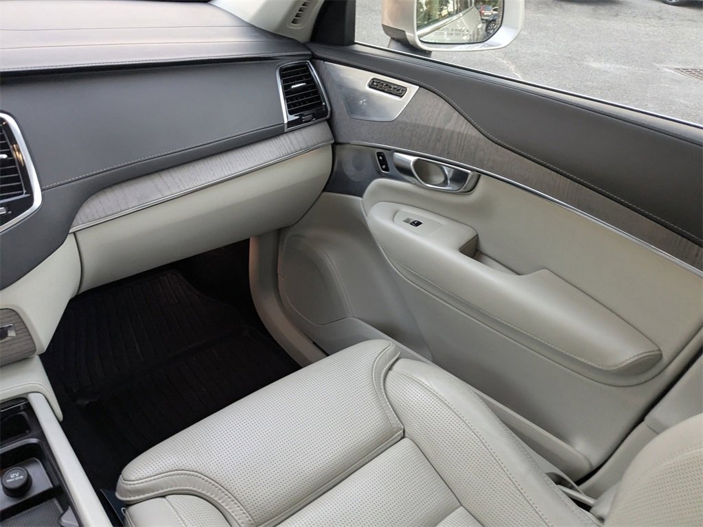Certified 2023 Volvo XC90 B6 Ultimate w/ Protection Package Premier image 18