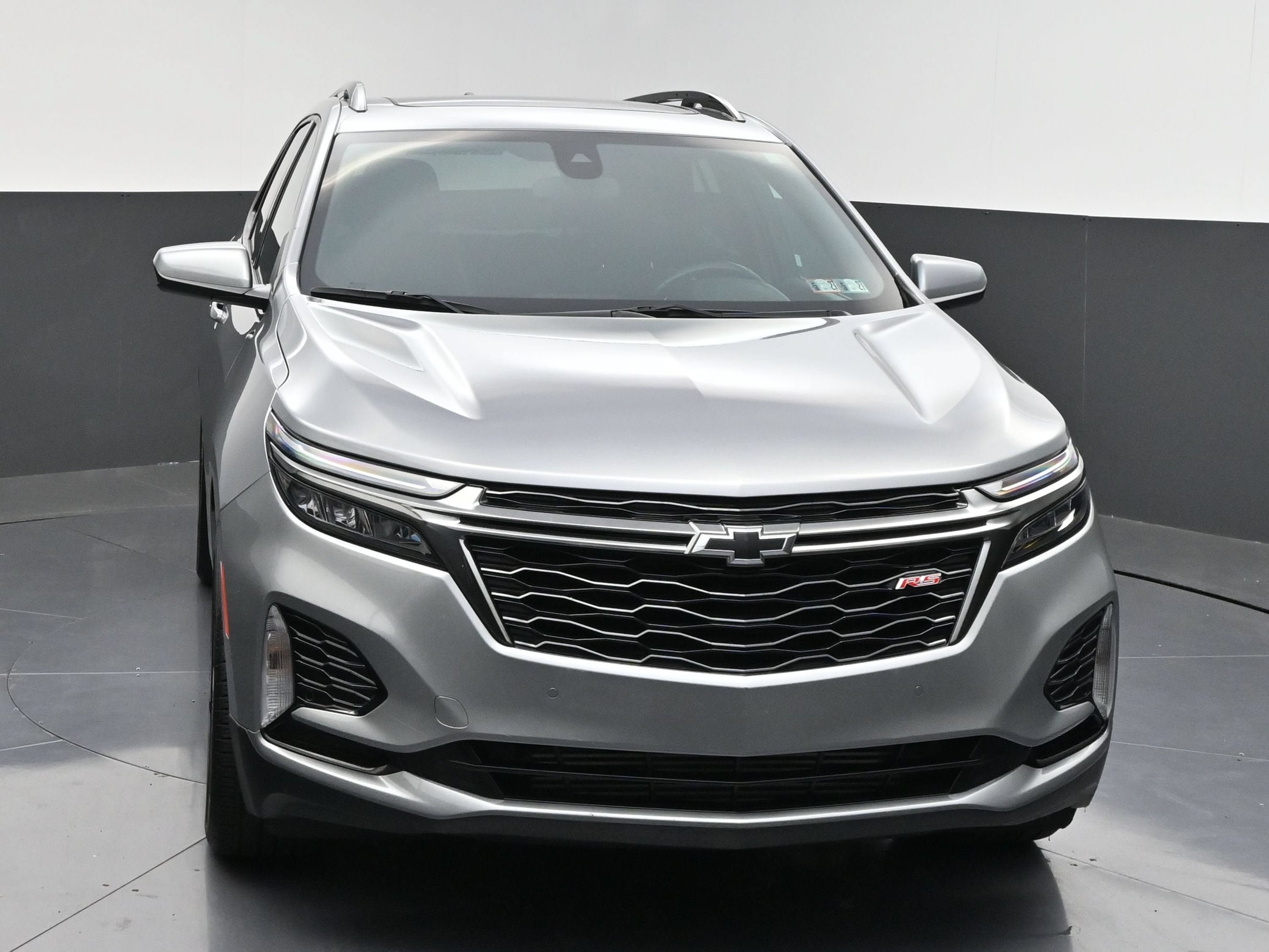 Certified 2023 Chevrolet Equinox RS FWD image 2