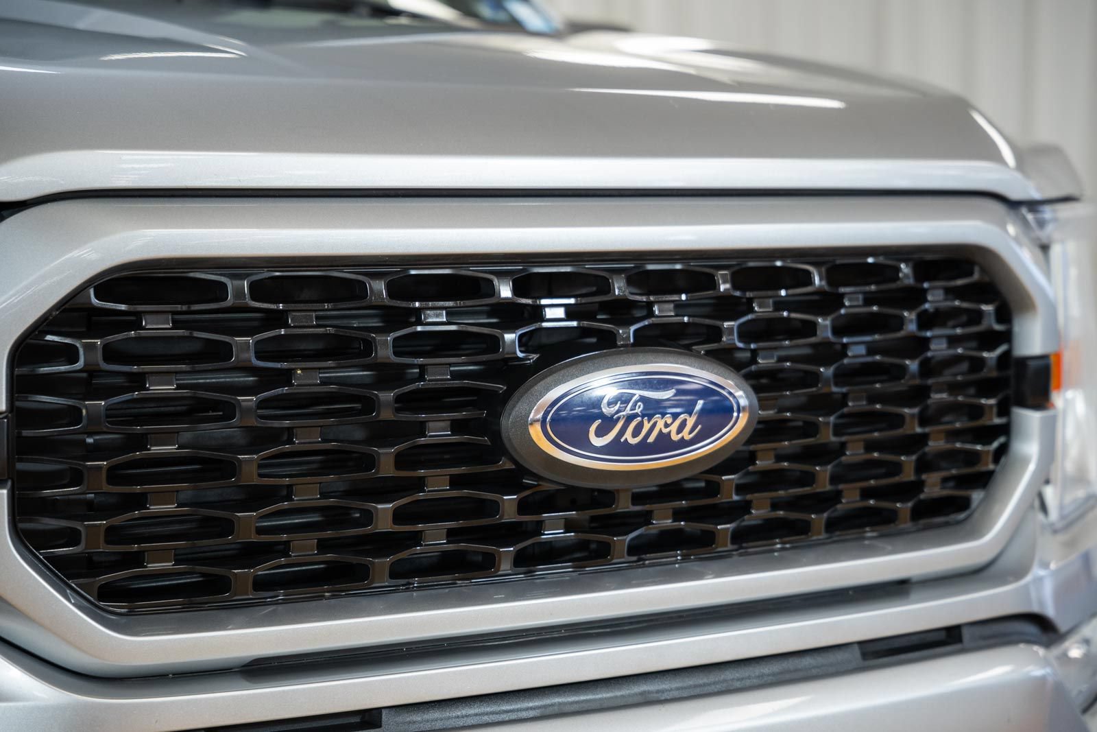 Certified 2022 Ford F150 XL w/ STX Appearance Package RWD image 10