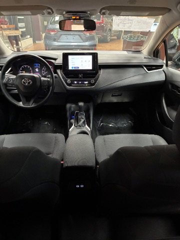 Used 2025 Toyota Corolla LE image 26