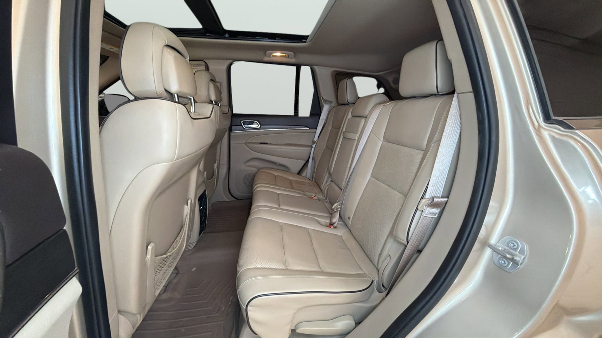 Used 2015 Jeep Grand Cherokee Overland RWD image 33