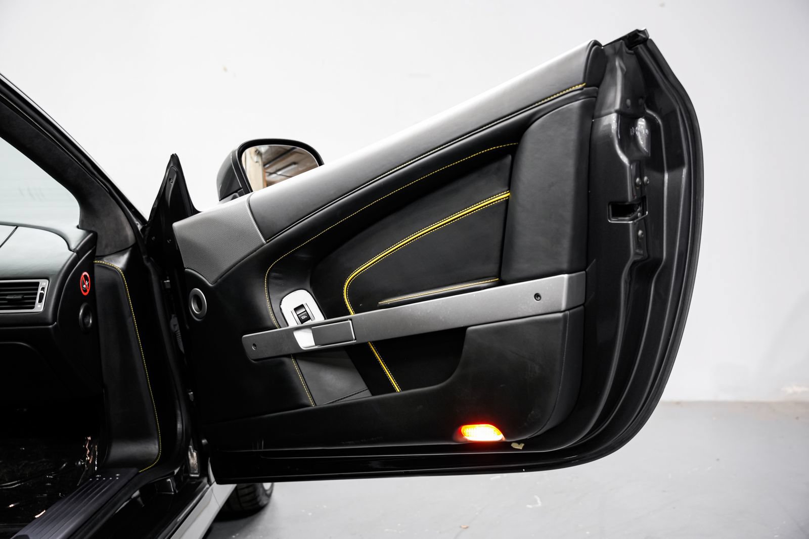 Used 2014 Aston Martin DB9 Coupe RWD image 22