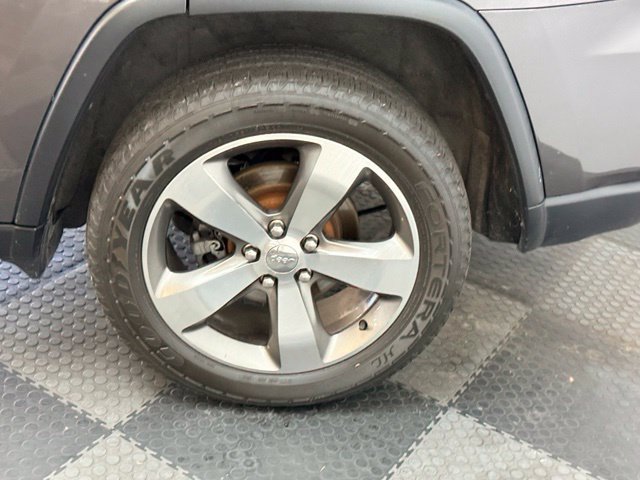 Used 2014 Jeep Grand Cherokee Limited AWD/4WD image 17