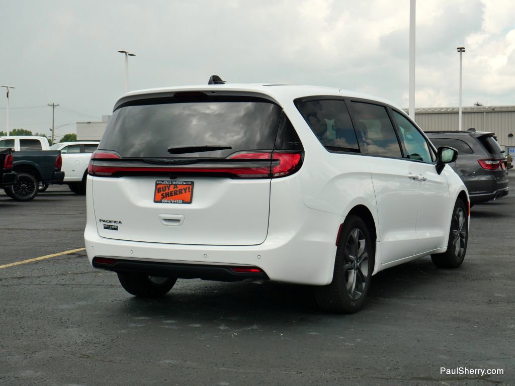 New 2026 Chrysler Pacifica Select image 13