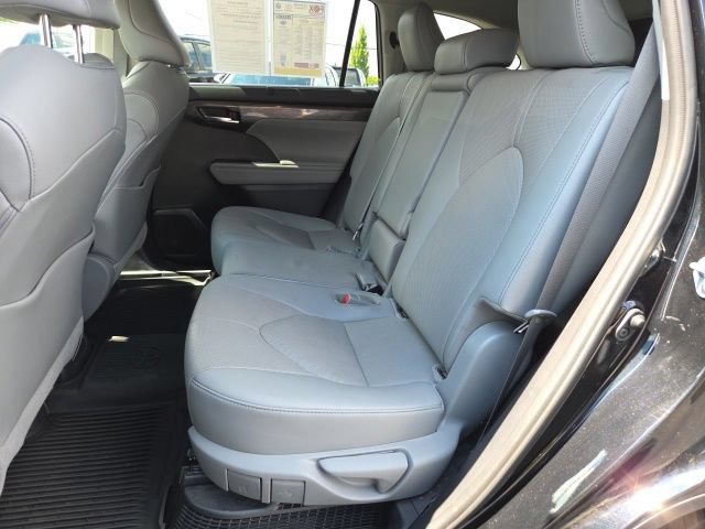 Used 2021 Toyota Highlander Limited AWD/4WD image 14