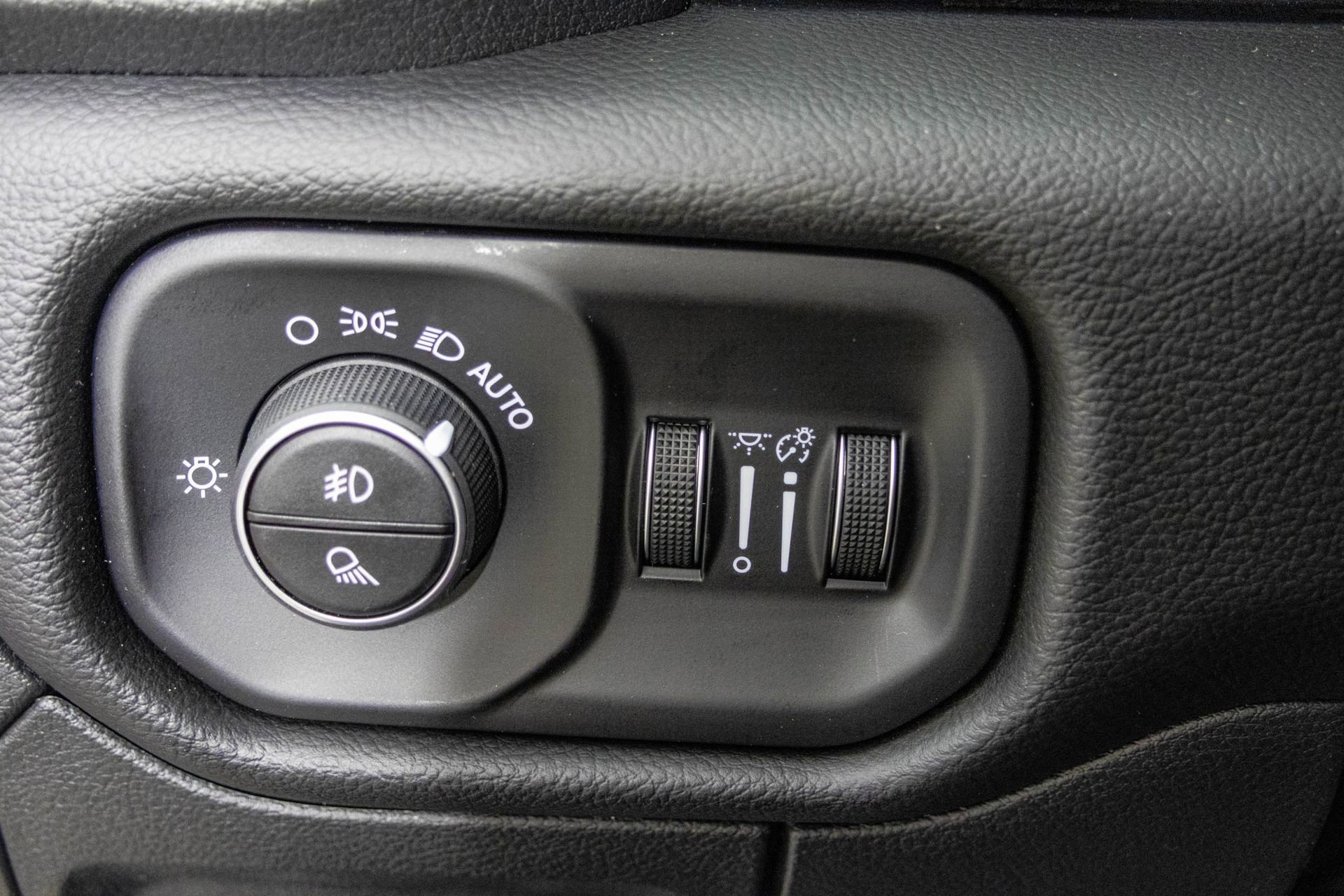 New 2026 RAM 1500 Rebel AWD/4WD image 32