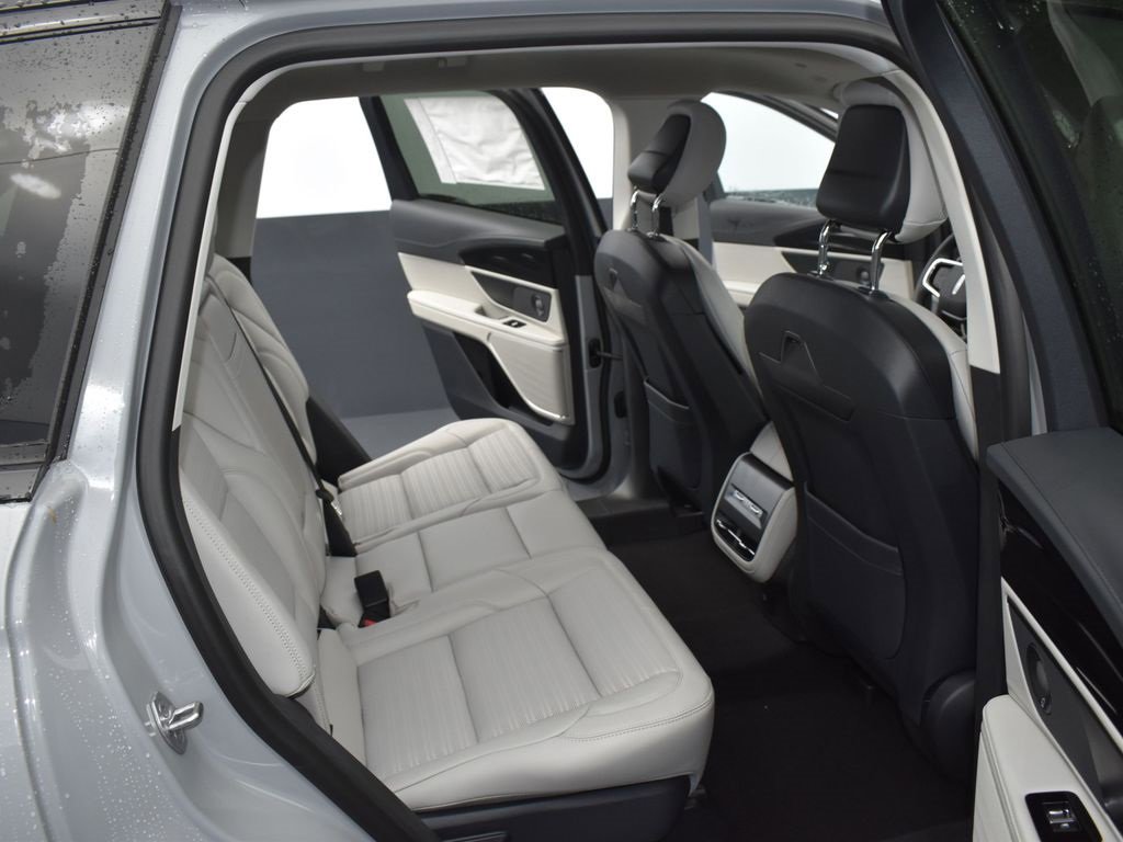 New 2026 Lincoln Nautilus Reserve w/ Jet Appearance Package image 14