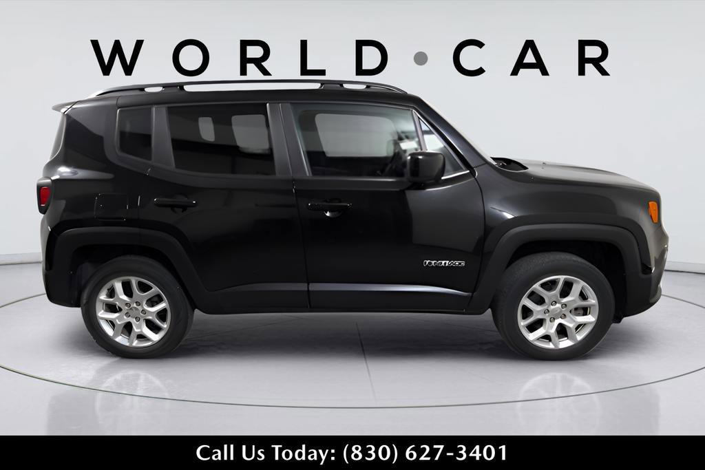 Used 2018 Jeep Renegade Latitude w/ Safety & Security Group AWD/4WD image 8
