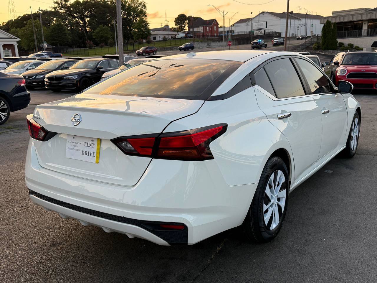 Used 2019 Nissan Altima 2.5 S FWD image 10