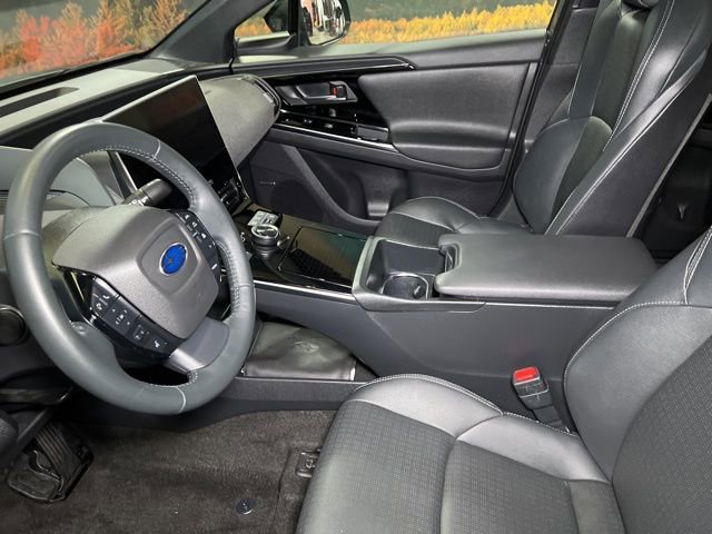 Used 2023 Subaru Solterra Limited image 25