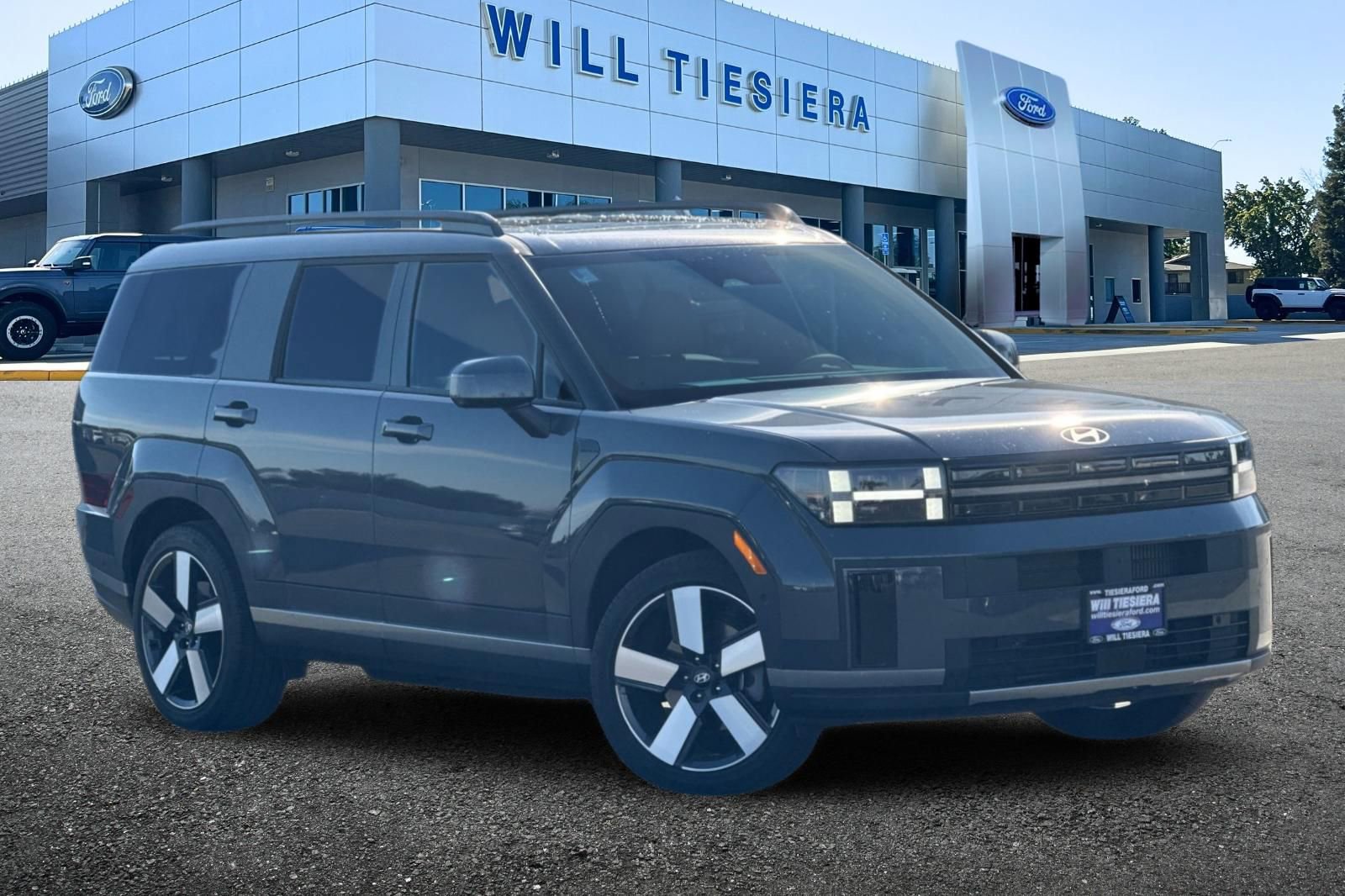 Used 2025 Hyundai Santa Fe Limited image 2