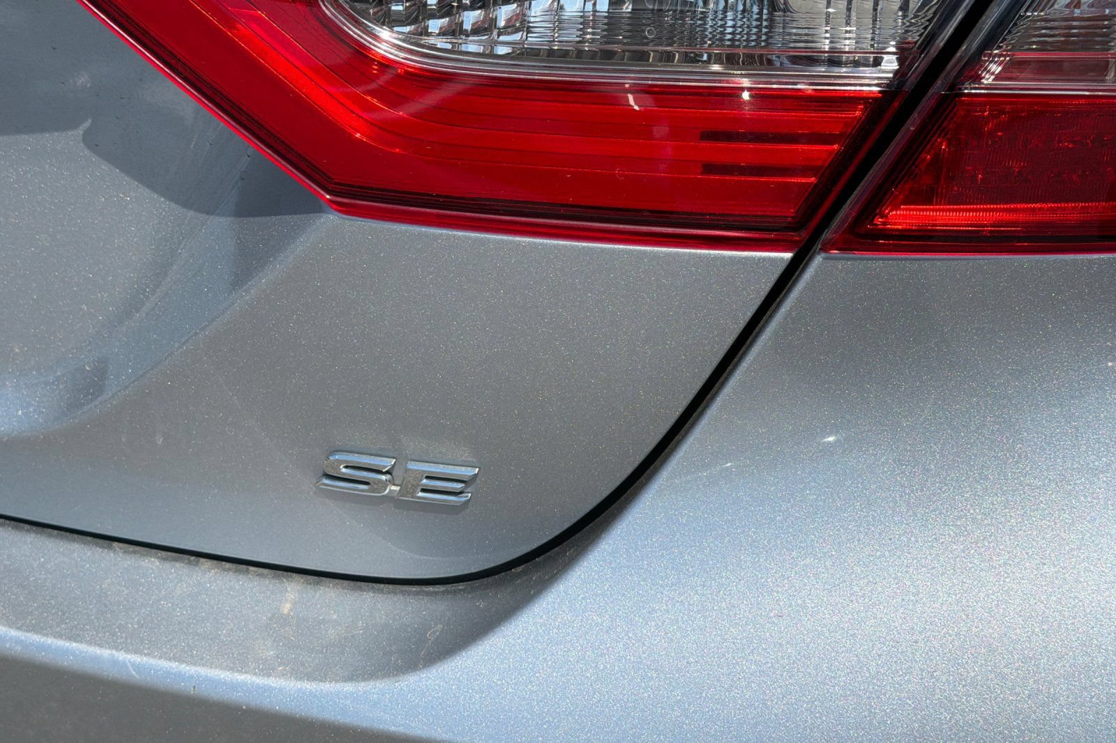 Used 2019 Toyota Camry SE FWD image 7