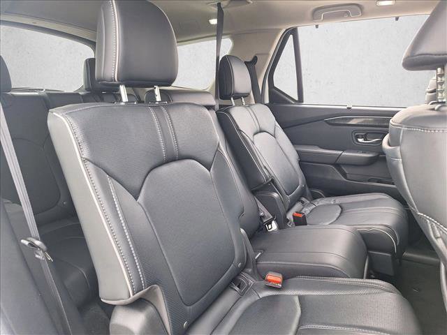 Used 2025 Honda Pilot Elite image 19