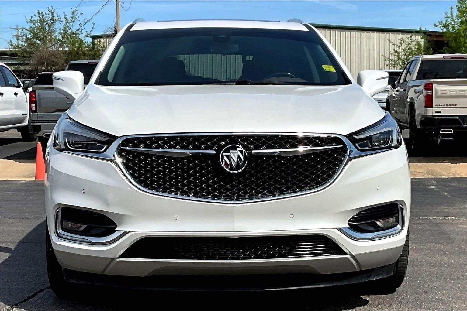 Used 2018 Buick Enclave Avenir w/ Avenir Technology Package image 3