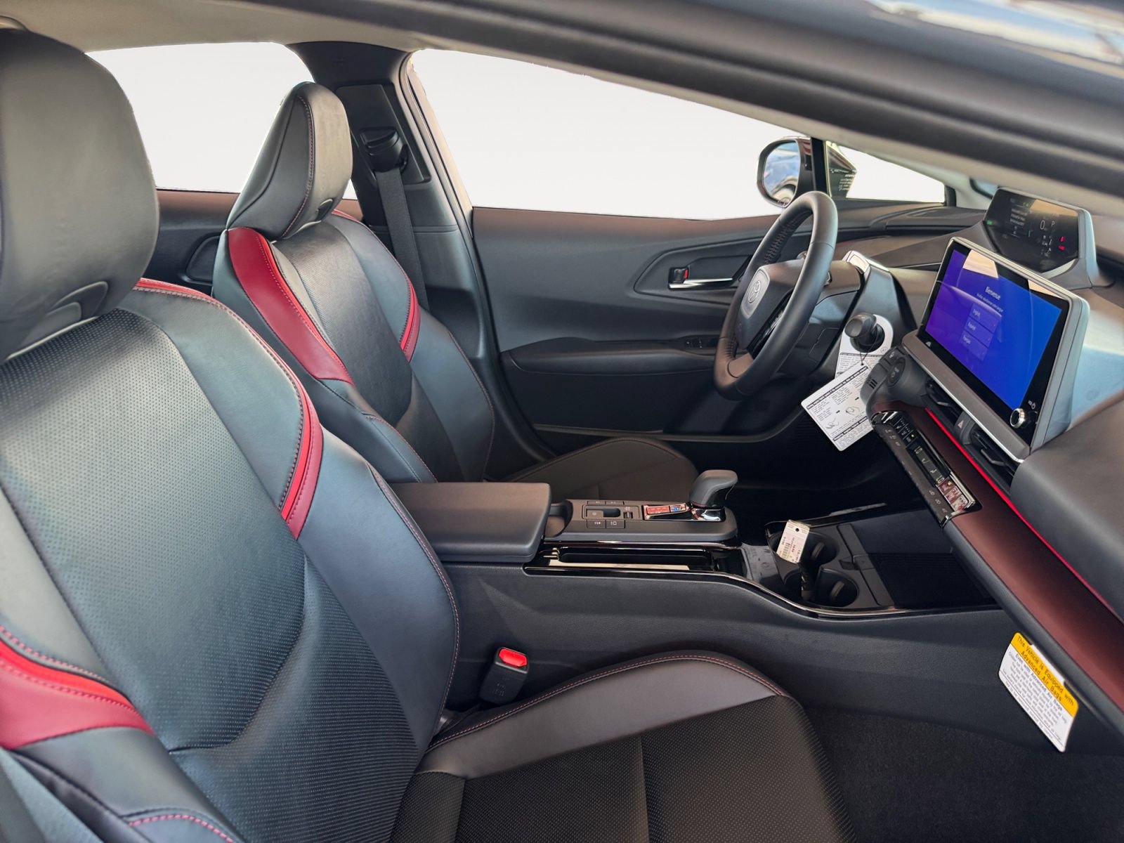 New 2027 Toyota Prius Plug-In Hybrid FWD image 15