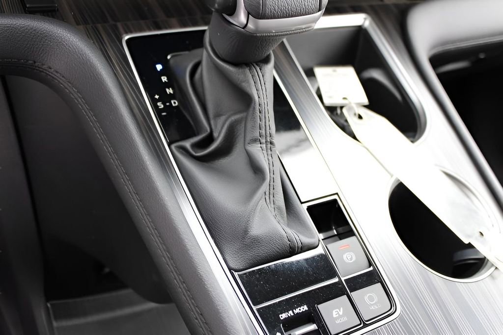 Certified 2024 Toyota Sienna Platinum image 17