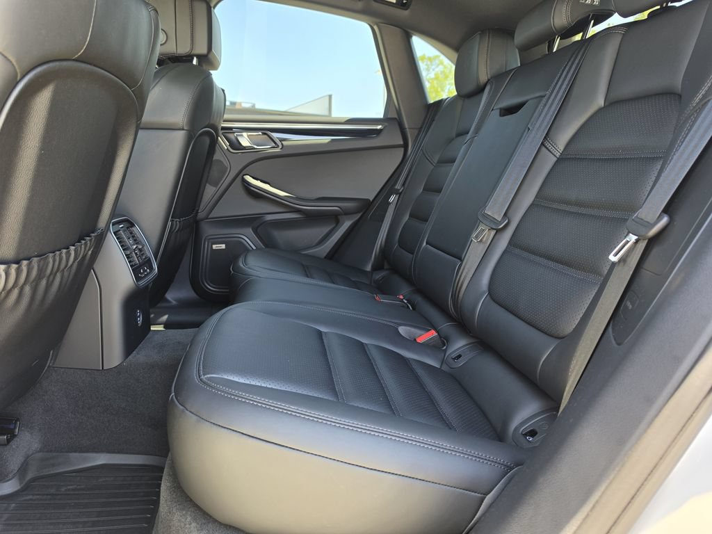 New 2026 Porsche Macan AWD/4WD image 20