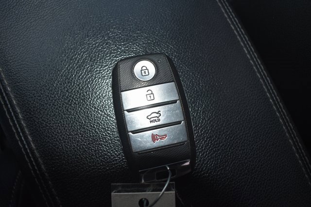 Used 2020 Kia Optima SE image 28