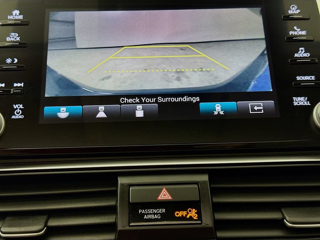 Used 2018 Honda Accord Touring image 16