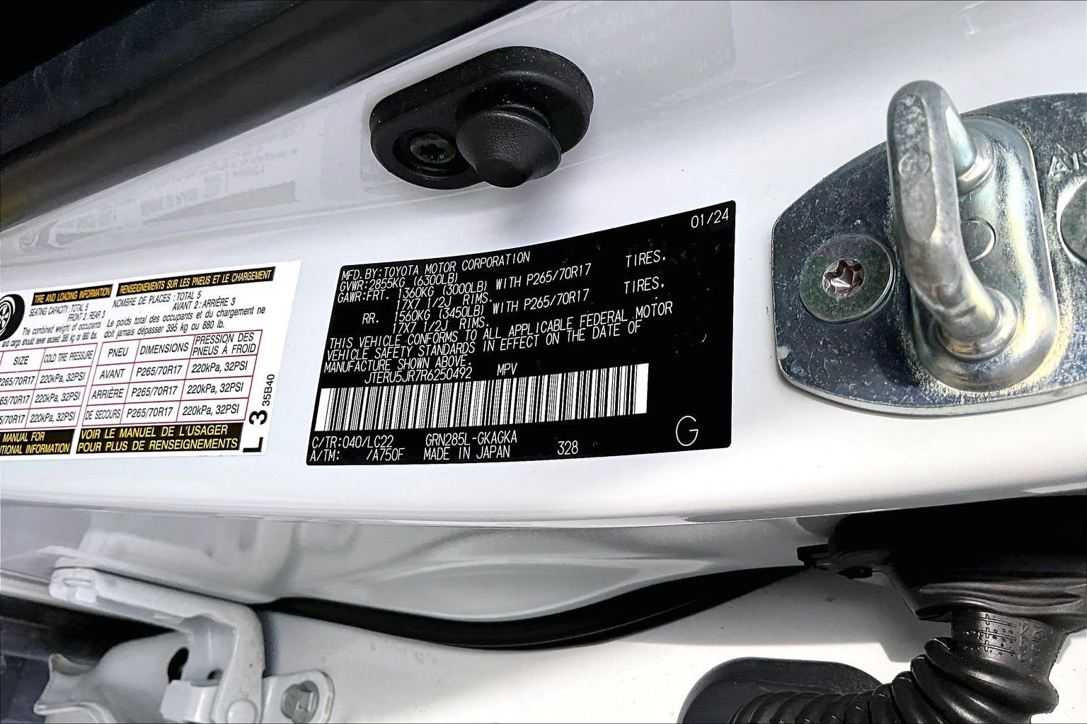 Used 2024 Toyota 4Runner TRD Off-Road Premium AWD/4WD image 36